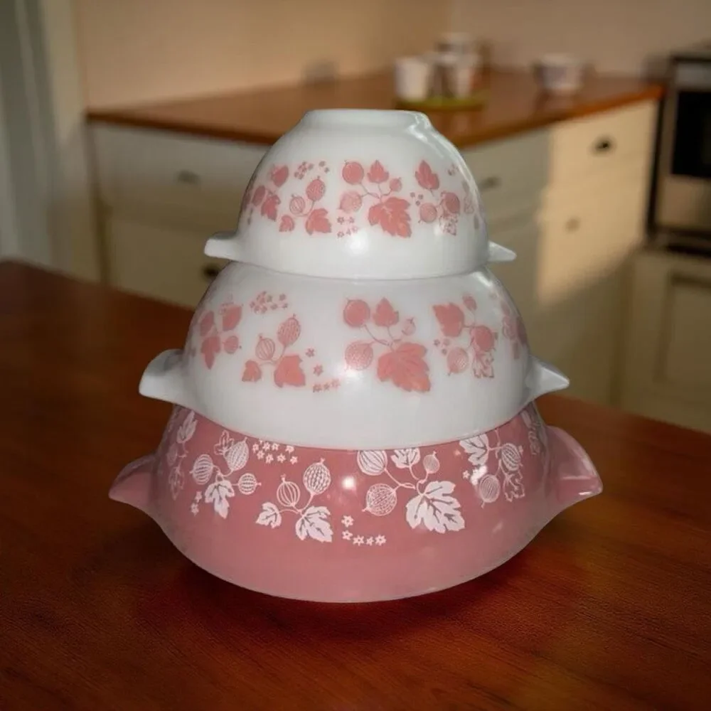 1950s PYREX Pink Gooseberry Cinderella Mixing Bowls Set of 3 Excellent Shape!